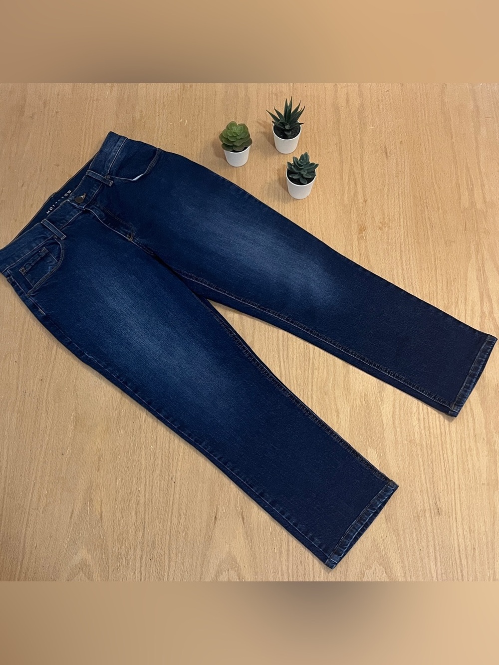 Mott & Bow Women’s High Rise Cropped Boyfriend Jeans in medium / dark wash